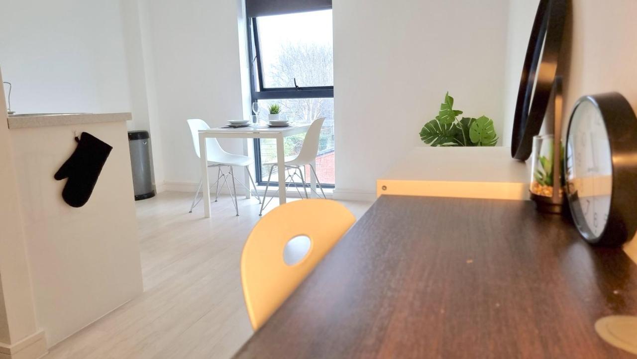 Spacious City Studio / Wifi / Parking Liverpool Eksteriør bilde
