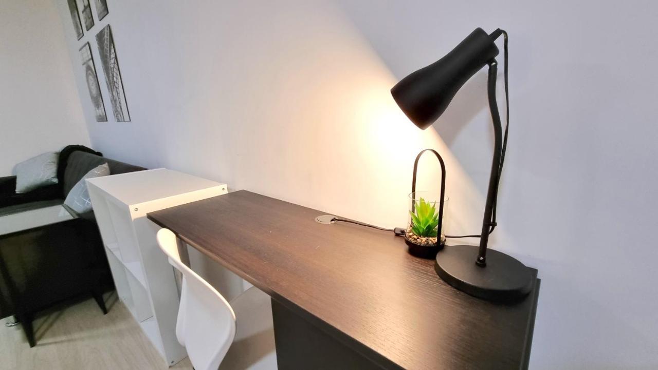 Spacious City Studio / Wifi / Parking Liverpool Eksteriør bilde