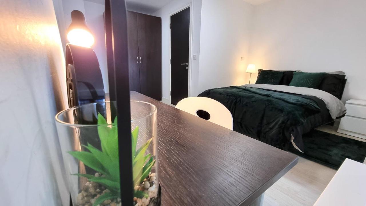 Spacious City Studio / Wifi / Parking Liverpool Eksteriør bilde