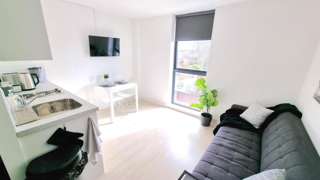 Spacious City Studio / Wifi / Parking Liverpool Eksteriør bilde