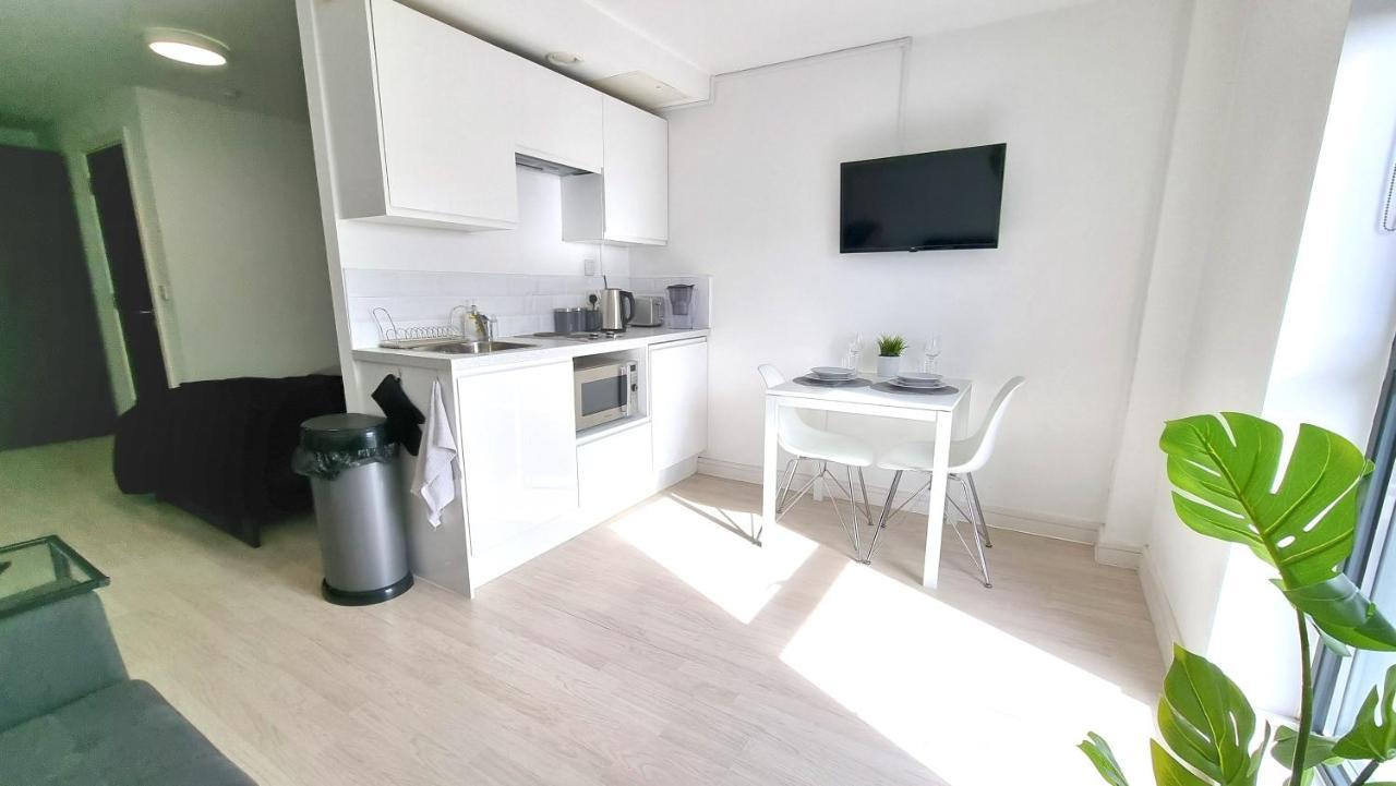 Spacious City Studio / Wifi / Parking Liverpool Eksteriør bilde